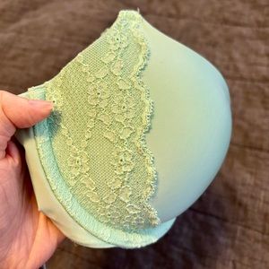 Victoria’s Secret bra • mint green